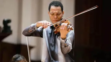O violinista Nathan Amaral em apresentação na Sphinx Competition